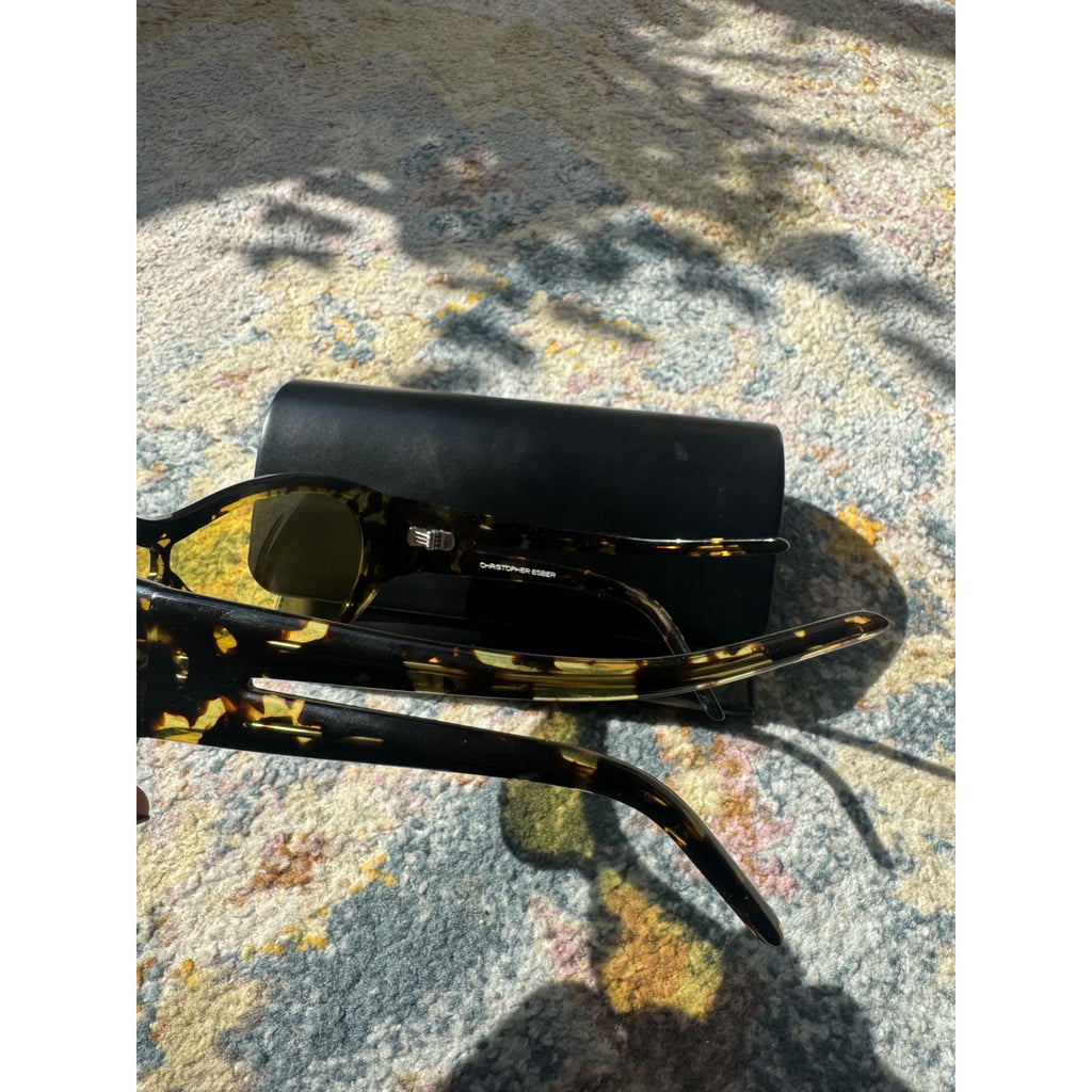 Uma 98 Sunglasses in Hella