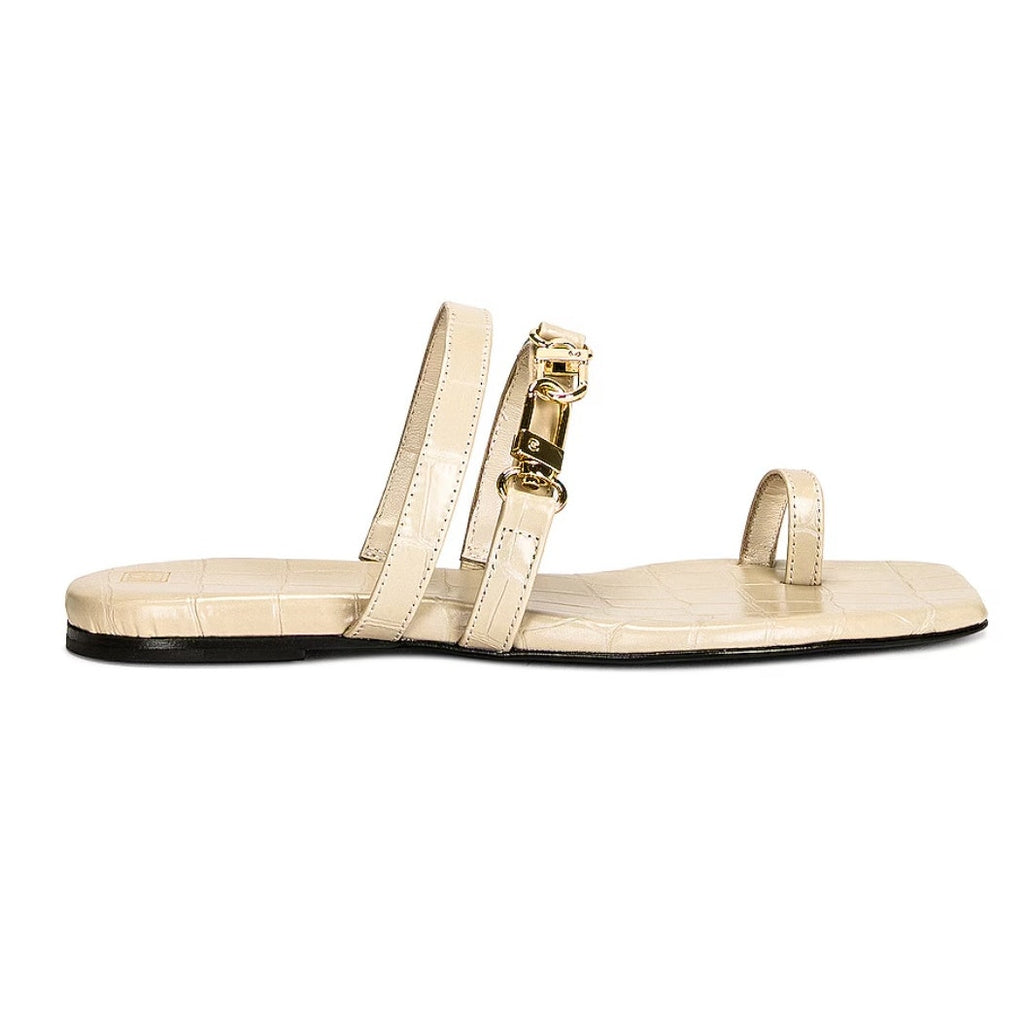 The Double Clasp Flat