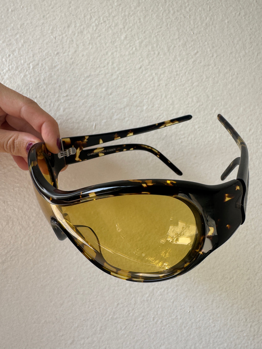 Uma 98 Sunglasses in Hella