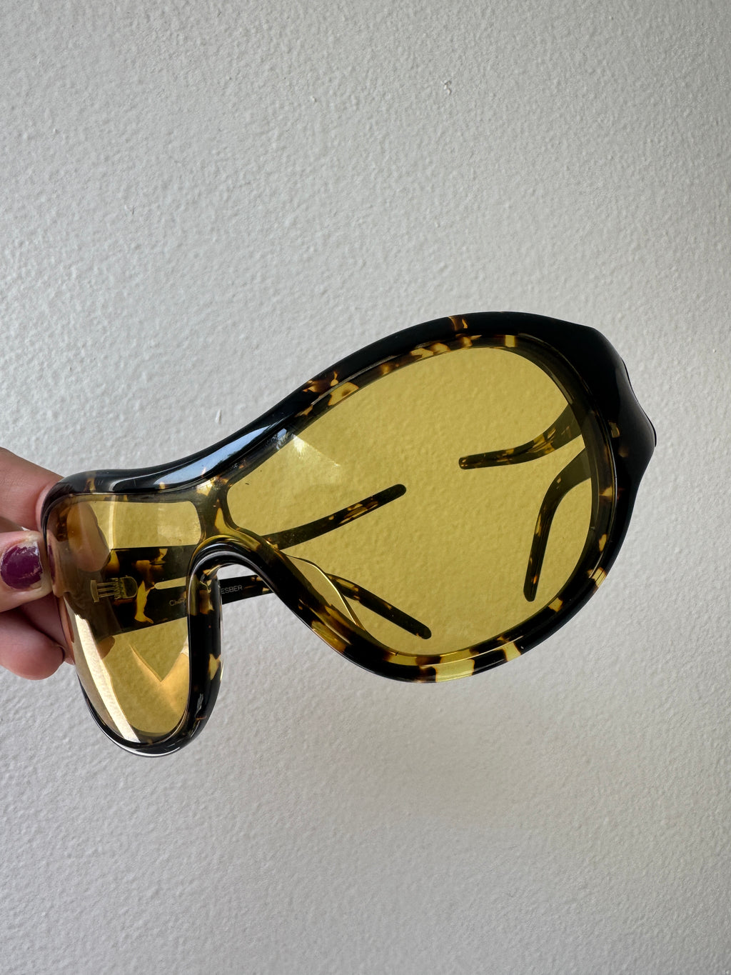 Uma 98 Sunglasses in Hella