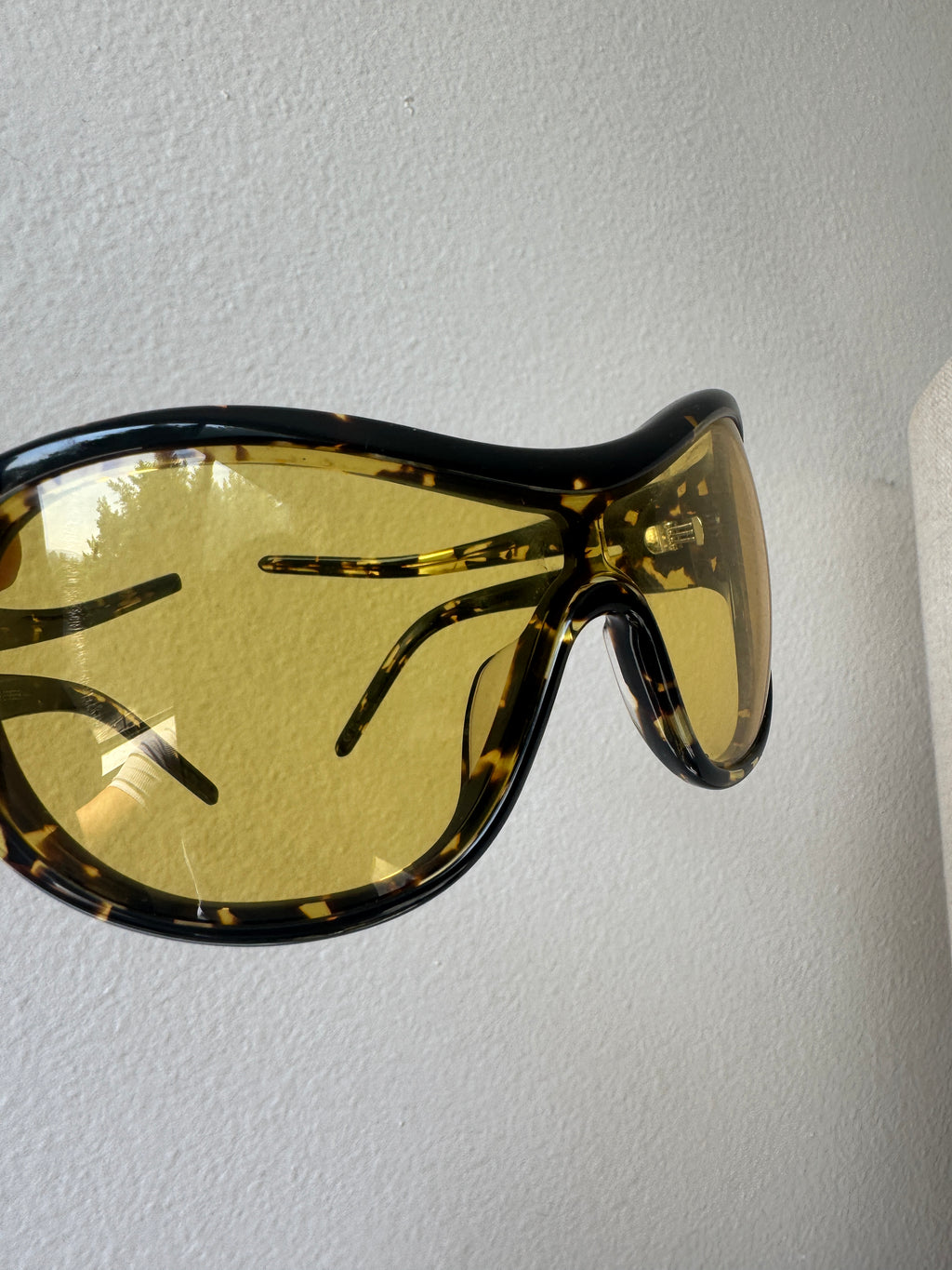 Uma 98 Sunglasses in Hella