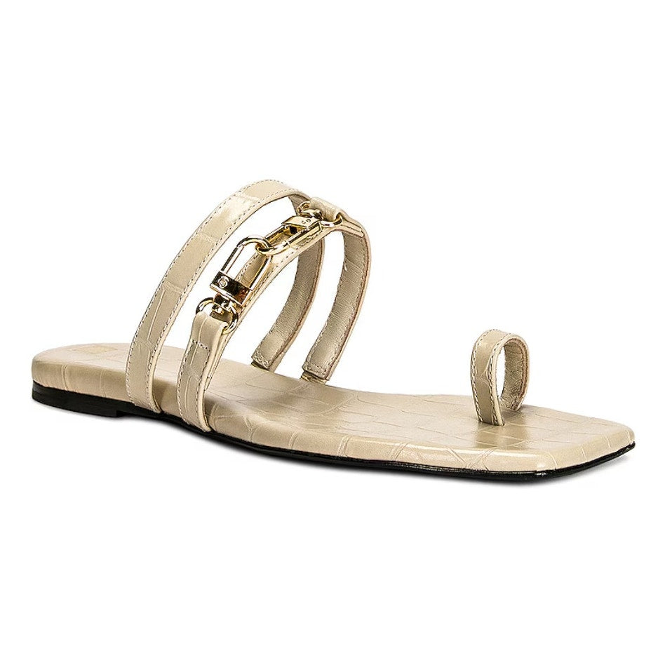 The Double Clasp Flat