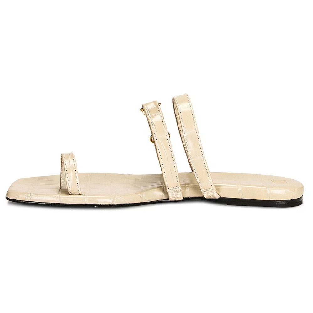 The Double Clasp Flat